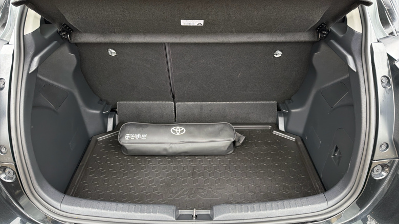 Toyota Yaris 1.5 Hybrid Design 5dr CVT Hybrid Hatchback